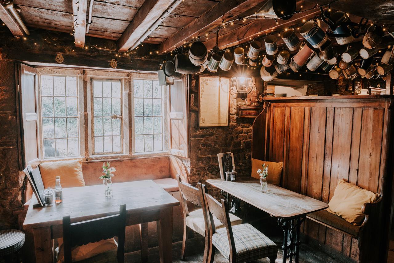 The Falkland Arms Inn